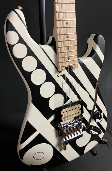 EVH Striped Series Circles Electric Guitar White and Black Finish w/ Gig Bag