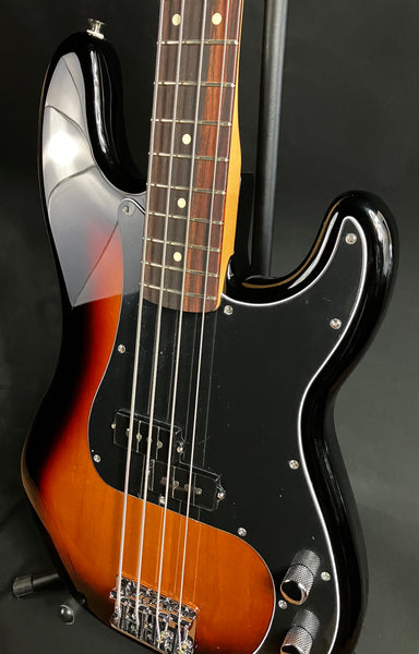 Fender Player II Precision Bass 4-String Bass Guitar 3-Tone Sunburst Finish