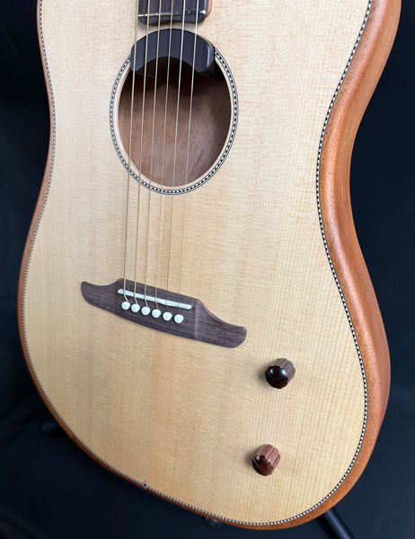 Fender Highway Dreadnought Acoustic-Electric Guitar Natural Satin w/ Gig Bag