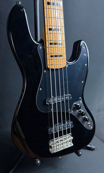 Squier Classic Vibe Jazz Bass V 5-String Bass Guitar Gloss Black (446)
