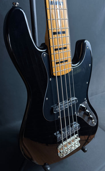 Squier Classic Vibe Jazz Bass V 5-String Bass Guitar Gloss Black (446)