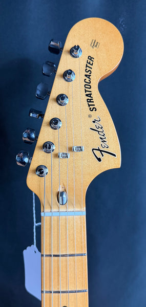 Fender Vintera II '70s Stratocaster Electric Guitar 3-Tone Sunburst w/ Gig Bag