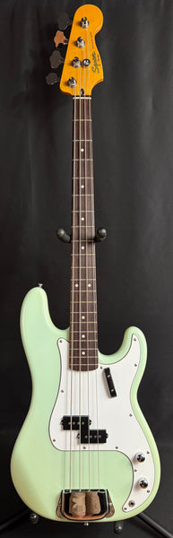 Squier Classic Vibe Precision Bass '60s 4-String Bass Guitar Surf Green Finish