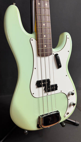 Squier Classic Vibe Precision Bass '60s 4-String Bass Guitar Surf Green Finish