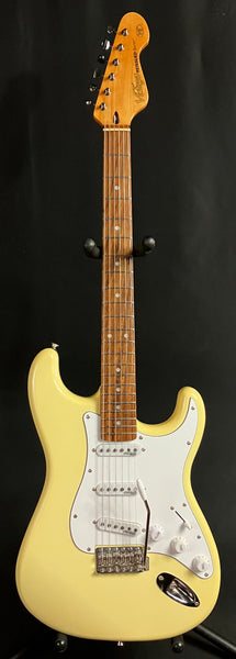 Vintage V6 Reissued Strat-Style Electric Guitar Vintage White Finish