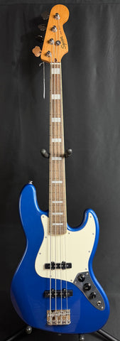 Squier Classic Vibe Late 60's Jazz Bass 4-String Bass Guitar Lake Placid Blue (873)