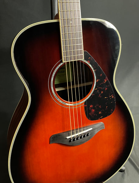 Yamaha FS830TBS Solid Top Concert Acoustic Guitar Tobacco Sunburst Finish