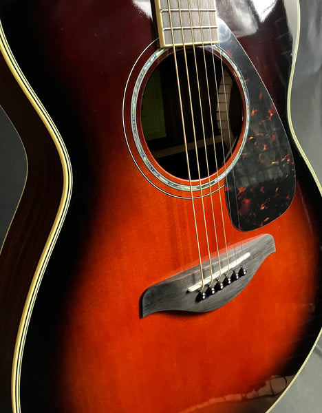 Yamaha FS830TBS Solid Top Concert Acoustic Guitar Tobacco Sunburst Finish