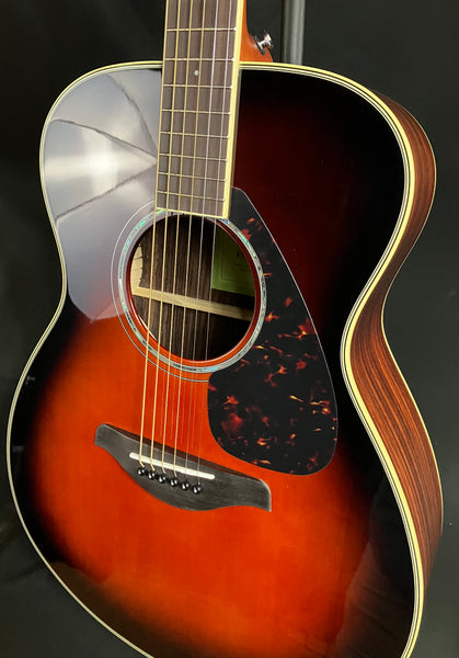 Yamaha FS830TBS Solid Top Concert Acoustic Guitar Tobacco Sunburst Finish