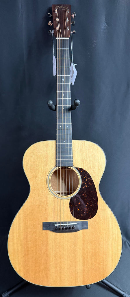 Martin 000-18 (2026) Auditorium Acoustic Guitar Gloss Natural Finish w/ Case