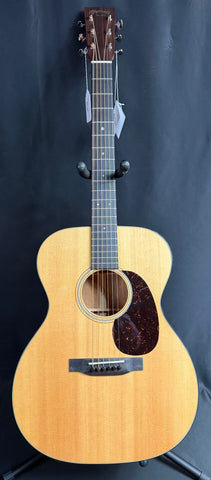 Martin 000-18 (2026) Auditorium Acoustic Guitar Gloss Natural Finish w/ Case
