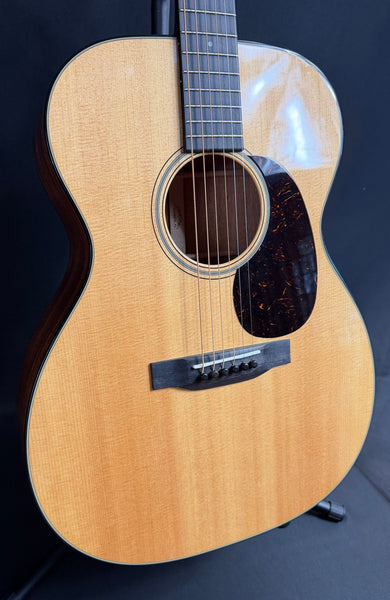 Martin 000-18 (2026) Auditorium Acoustic Guitar Gloss Natural Finish w/ Case