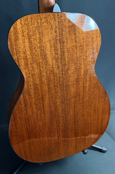 Martin 000-18 (2026) Auditorium Acoustic Guitar Gloss Natural Finish w/ Case