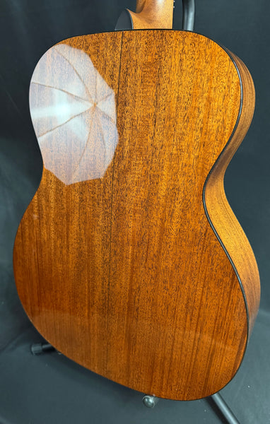 Martin 000-18 (2026) Auditorium Acoustic Guitar Gloss Natural Finish w/ Case