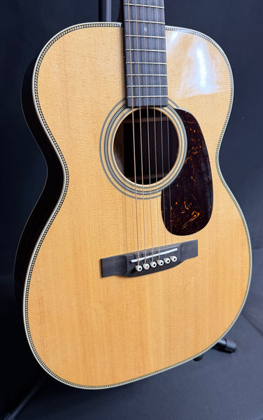 Martin 00-28 (2026) Grand Concert Acoustic Guitar Vintage Natural Finish w/ Case