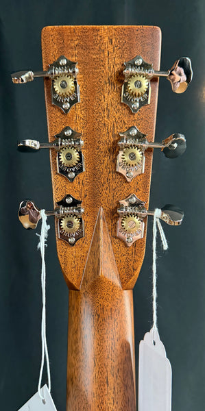 Martin 00-28 (2026) Grand Concert Acoustic Guitar Vintage Natural Finish w/ Case