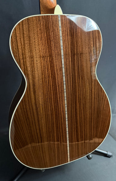 Martin 00-28 (2026) Grand Concert Acoustic Guitar Vintage Natural Finish w/ Case