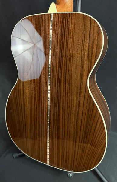 Martin 00-28 (2026) Grand Concert Acoustic Guitar Vintage Natural Finish w/ Case