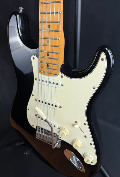 Fender American Standard Stratocaster Electric Guitar Gloss Black w/ OHSC