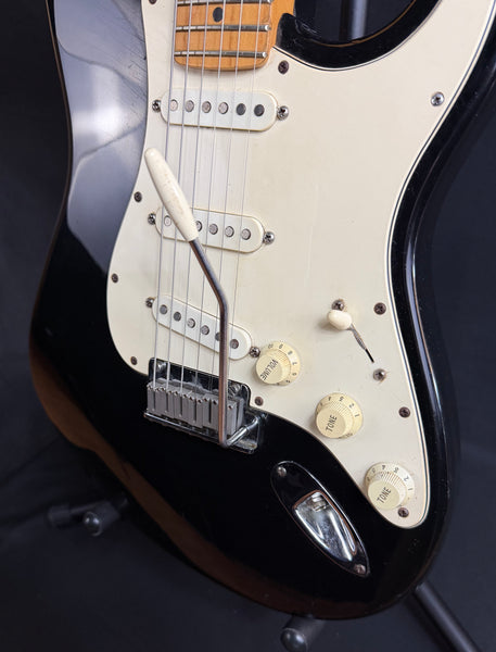 Fender American Standard Stratocaster Electric Guitar Gloss Black w/ OHSC