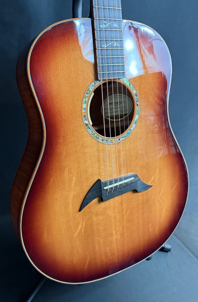 Breedlove Master Class Dreadnought Bear Claw Spruce/ Figured Koa Acoustic-Electric Guitar w/ OHSC