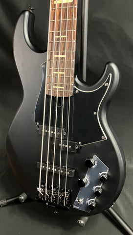 Fender Vintera II '70s Jaguar Electric Guitar Gloss Black Finish w/ Gig Bag