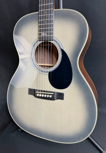 Martin OMJM John Mayer 20th Anniversary Acoustic-Electric Guitar Platinum Gray Burst w/ Case