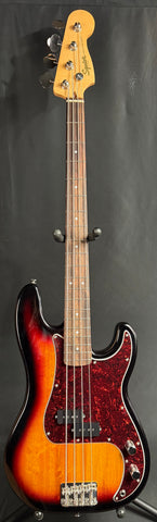 Squier Classic Vibe 60's Precision Bass 4-String P-Bass Guitar 3-Tone Sunburst (686)