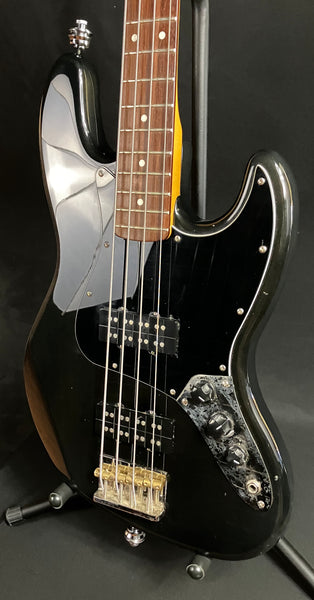 Fender Modern Player Jazz Bass 4-String Bass Guitar Transparent Black