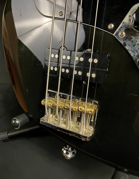 Fender Modern Player Jazz Bass 4-String Bass Guitar Transparent Black