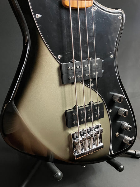 Fender Player Plus Active Meteora Bass 4-String Bass Guitar Silverburst w/ Gig Bag (111)