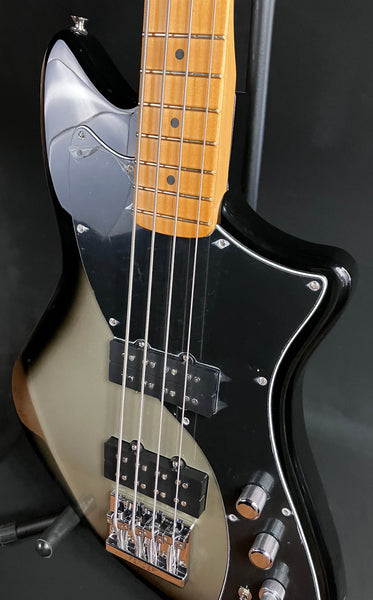 Fender Player Plus Active Meteora Bass 4-String Bass Guitar Silverburst w/ Gig Bag (111)