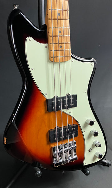 Fender Player Plus Active Meteora Bass 4-String Bass Guitar 3-Tone Sunburst w/ Gig Bag (618)