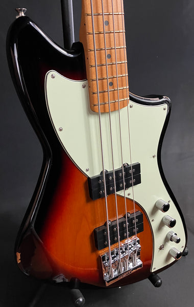 Fender Player Plus Active Meteora Bass 4-String Bass Guitar 3-Tone Sunburst w/ Gig Bag (618)