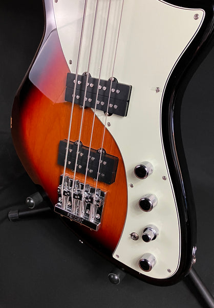 Fender Player Plus Active Meteora Bass 4-String Bass Guitar 3-Tone Sunburst w/ Gig Bag (618)