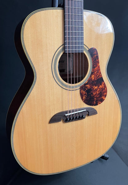 Alvarez MF60e Herringbone Auditorium Acoustic-Electric Guitar Gloss Natural w/ Soft Case