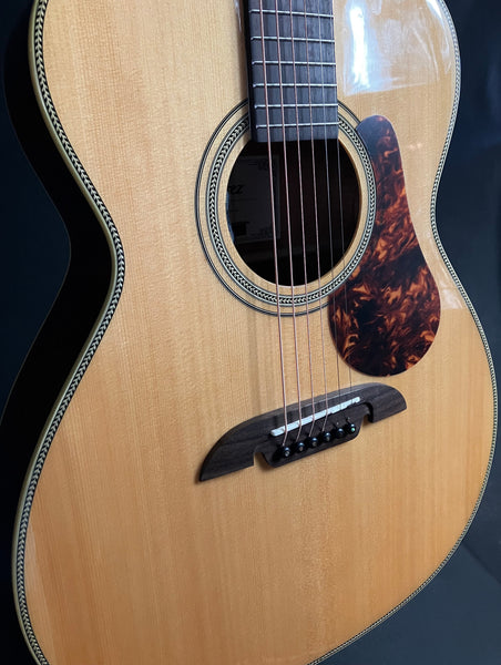 Alvarez MF60e Herringbone Auditorium Acoustic-Electric Guitar Gloss Natural w/ Soft Case