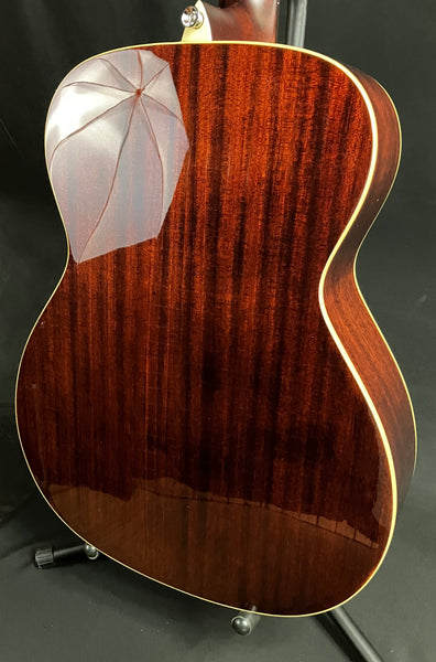 Alvarez MF60e Herringbone Auditorium Acoustic-Electric Guitar Gloss Natural w/ Soft Case