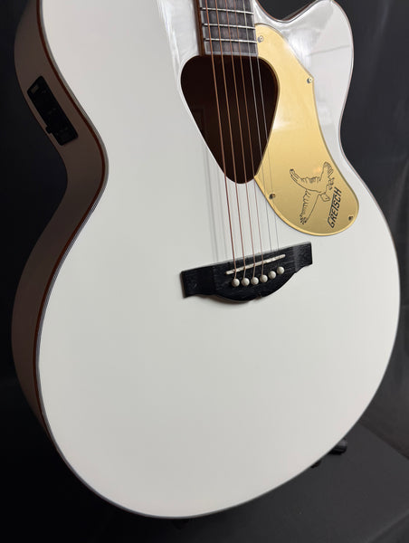 Gretsch G5022CWFE Rancher Falcon Jumbo Acoustic-Electric Guitar Gloss White