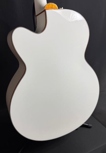 Gretsch G5022CWFE Rancher Falcon Jumbo Acoustic-Electric Guitar Gloss White