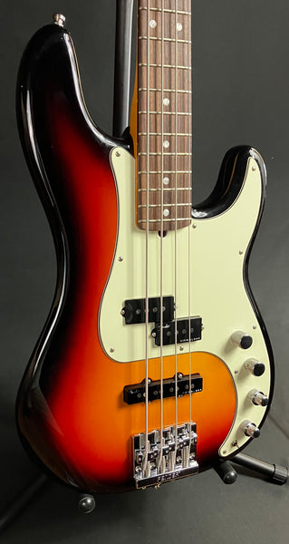 Fender American Ultra Precision Bass 4-String Bass Guitar Ultraburst Finish w/ OHSC