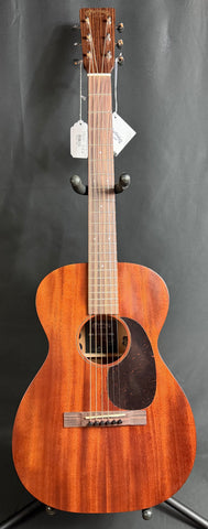 Martin 0-10E Retro Jason Isbell Parlor Acoustic-Electric Guitar Natural w/ Soft Case