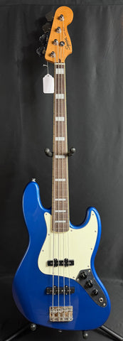 Squier Classic Vibe Late 60's Jazz Bass 4-String Bass Guitar Lake Placid Blue (689)