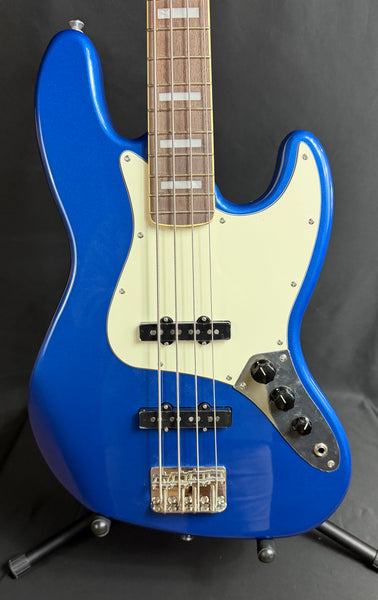 Squier Classic Vibe Late 60's Jazz Bass 4-String Bass Guitar Lake Placid Blue (689)