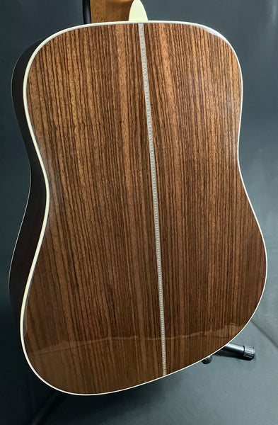 Martin D-28 Billy Strings Dreadnought Acoustic Guitar Vintage Natural Finish w/ Case