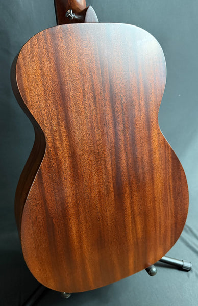 Martin 0-10E Retro Jason Isbell Parlor Acoustic-Electric Guitar Natural w/ Soft Case