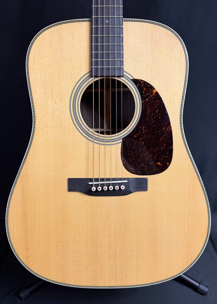 Martin HD-28 (2026) Standard Dreadnought Acoustic Guitar Gloss Natural w/ Case (250)