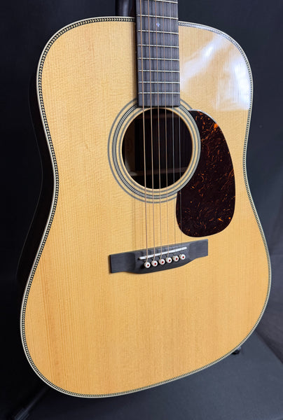Martin HD-28 (2026) Standard Dreadnought Acoustic Guitar Gloss Natural w/ Case (250)