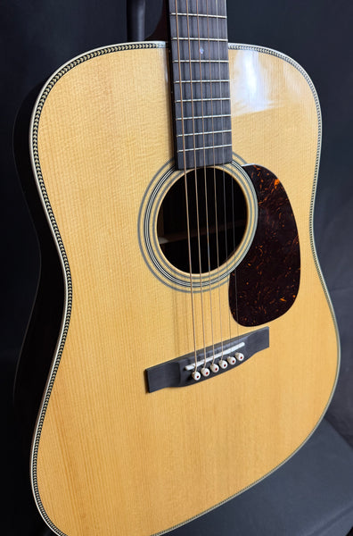 Martin HD-28 (2026) Standard Dreadnought Acoustic Guitar Gloss Natural w/ Case (250)