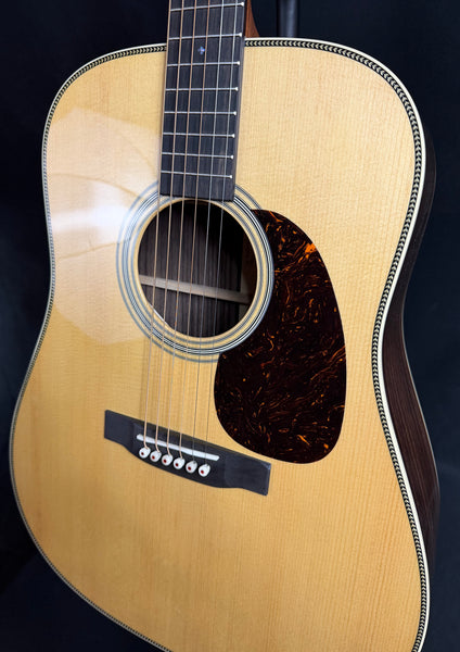 Martin HD-28 (2026) Standard Dreadnought Acoustic Guitar Gloss Natural w/ Case (250)